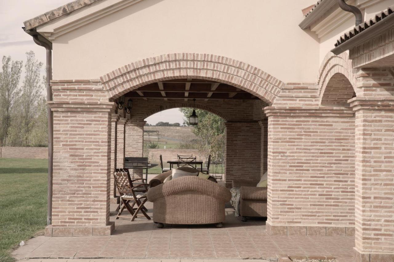 La Casona Del Tormes Villa Almenara de Tormes Bagian luar foto