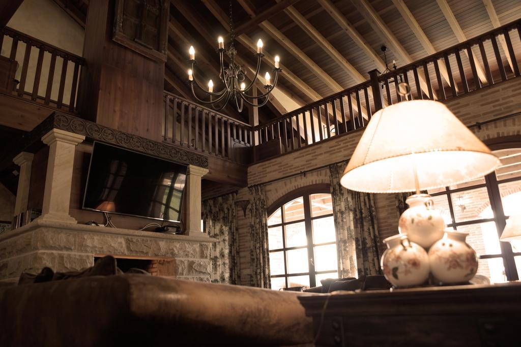 La Casona Del Tormes Villa Almenara de Tormes Bagian luar foto