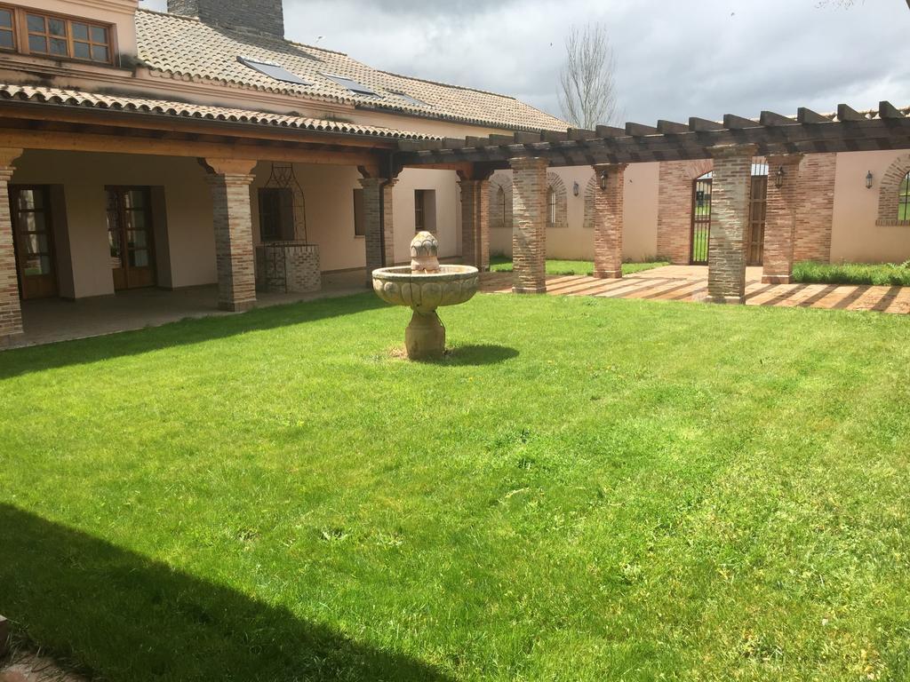 La Casona Del Tormes Villa Almenara de Tormes Bagian luar foto