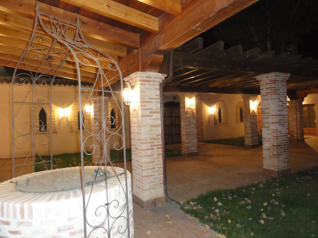 La Casona Del Tormes Villa Almenara de Tormes Bagian luar foto